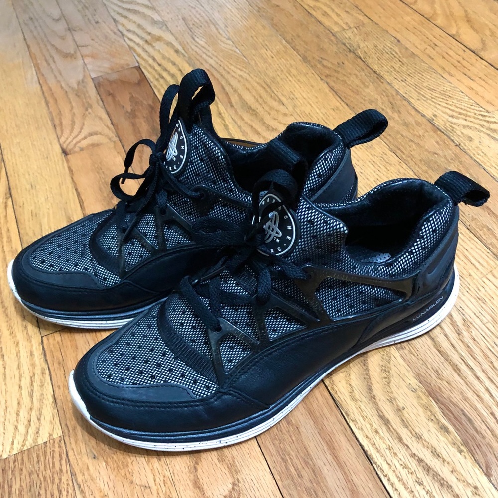 Nike Huarache Black/Grey/White sneakers